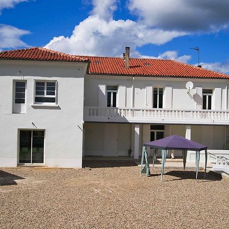 Bed and Breakfast Moulin Des Tours Barbaste Esterno foto