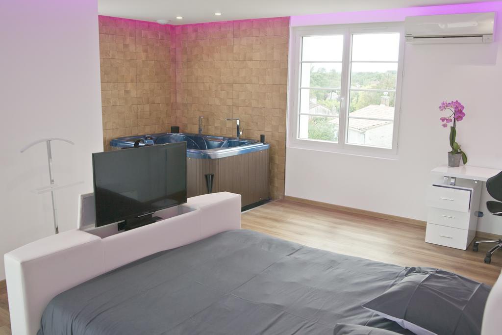 Bed and Breakfast Moulin Des Tours Barbaste Camera foto