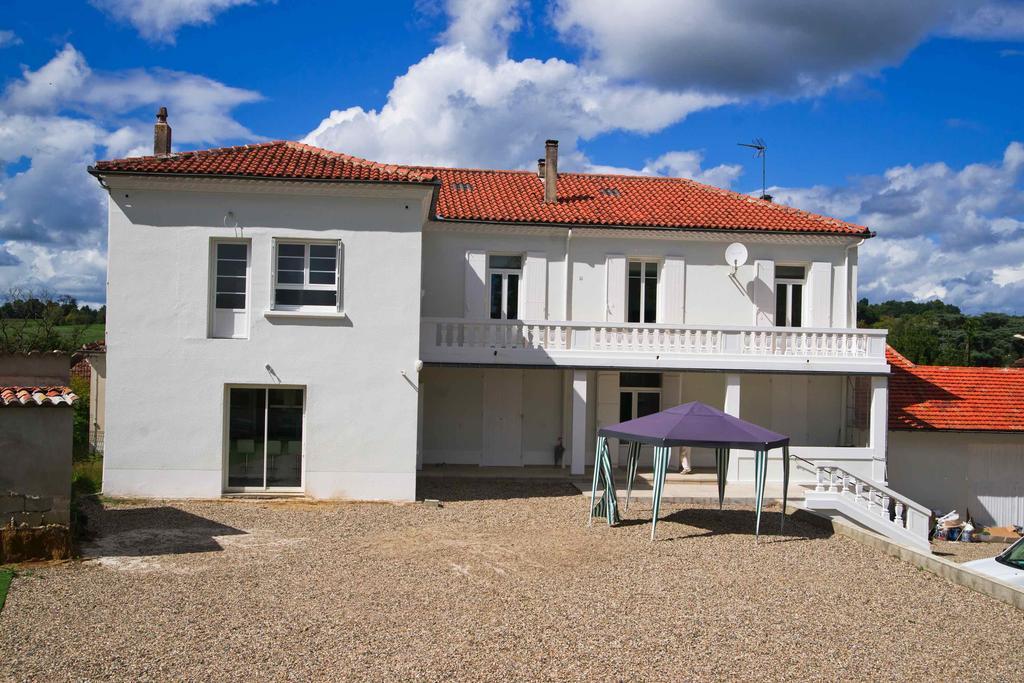 Bed and Breakfast Moulin Des Tours Barbaste Esterno foto