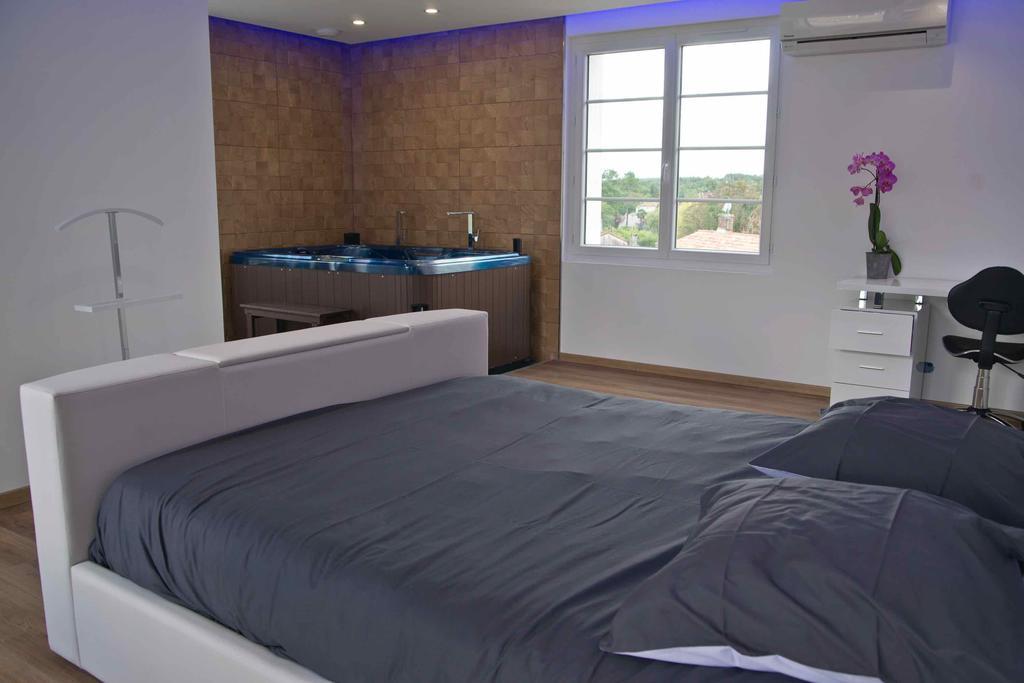 Bed and Breakfast Moulin Des Tours Barbaste Esterno foto