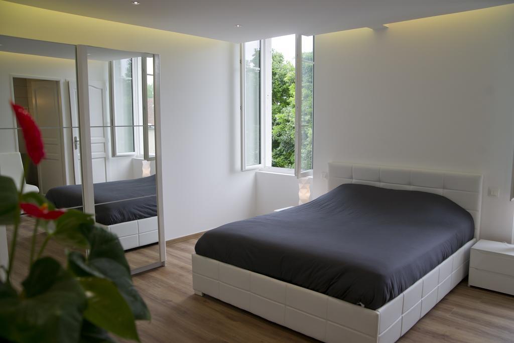 Bed and Breakfast Moulin Des Tours Barbaste Esterno foto